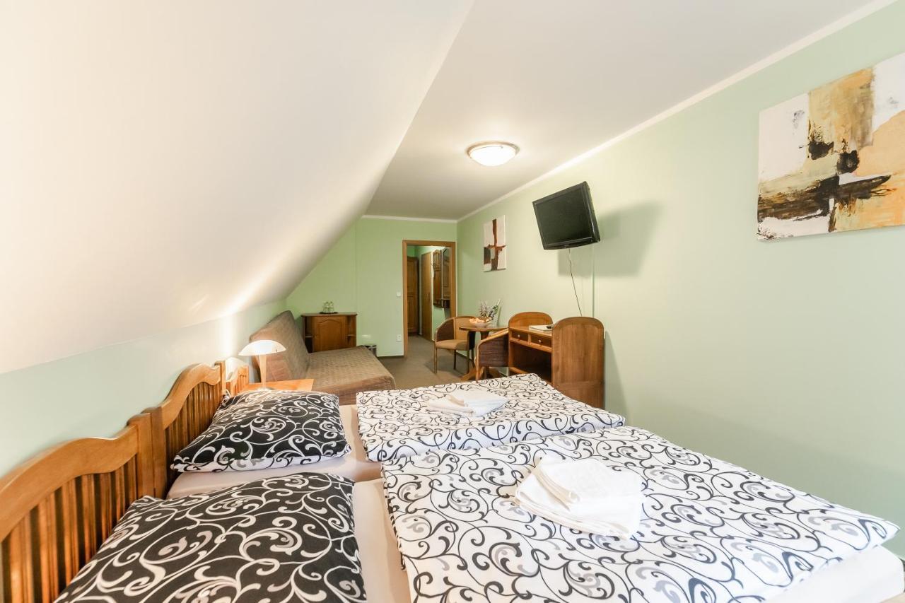Hotel Perla Jizery Josefuv Dul Bagian luar foto
